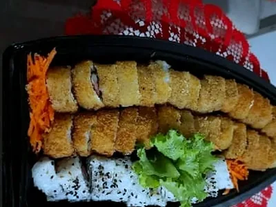 Barca namorados 40 pecas. 10 hot Filadélfia ..10 hot camarao10 hot kani..10 uramaki kani — China Restaurante, Santarém/PA