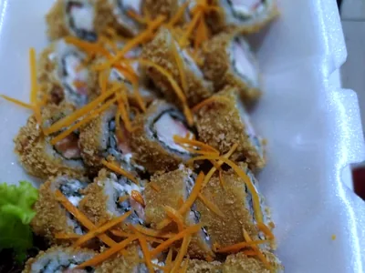 Combo hot 20 unid--10 hot uramaki kani kama 5 hot uramaki filadelfia 5 hot uaramaki camarao — China Restaurante, Santarém/PA